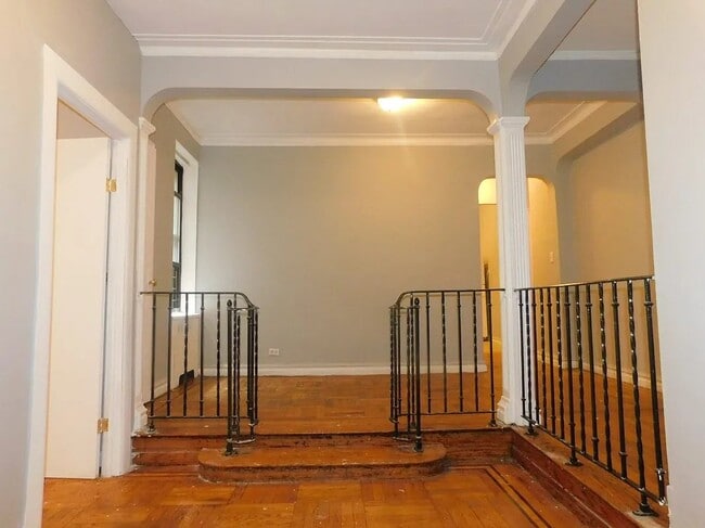 Photo - 253 E 181st St Unidad 3A