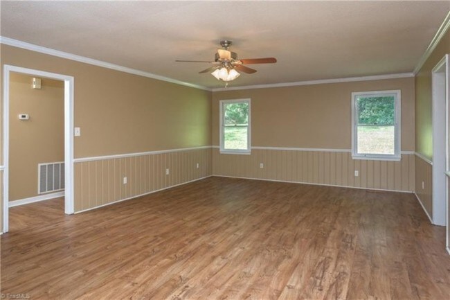 Photo - 204 Brambleton Ct