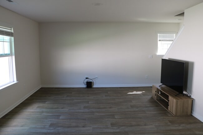 Photo - 901 Riverstone Dr