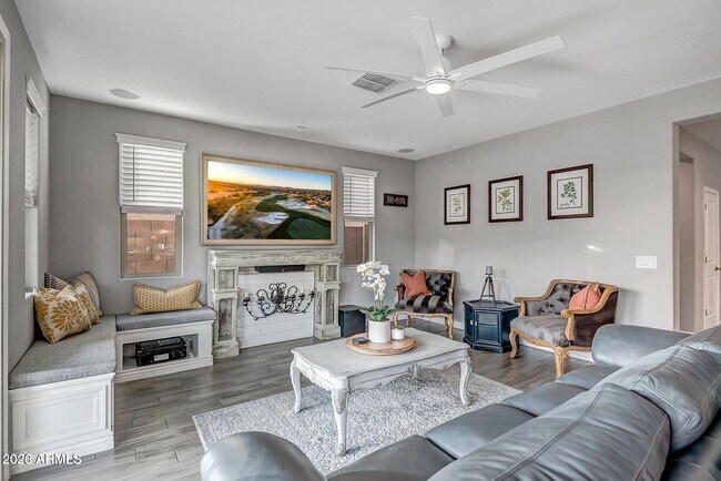 Photo - 517 E Balao Dr