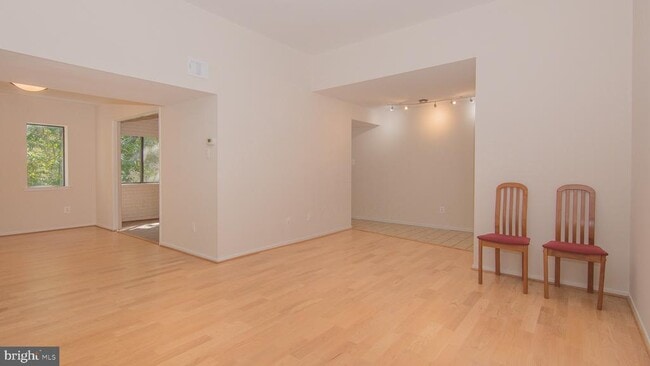 Photo - 1665 Parkcrest Cir