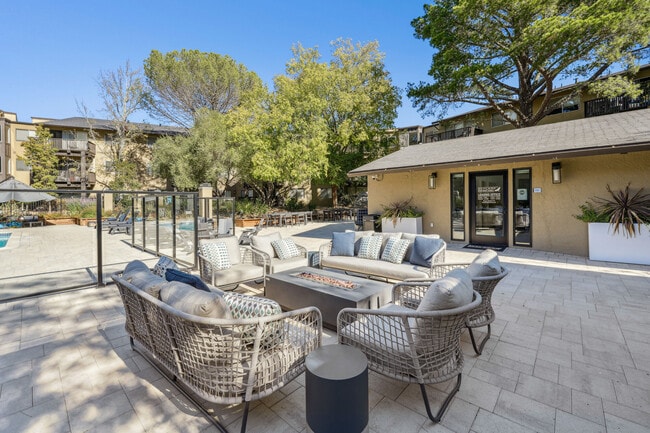 Photo - Skylark Apartments