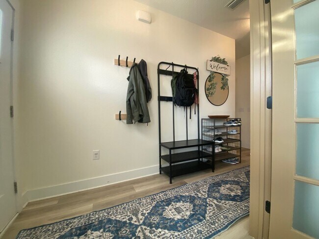 Photo - Spacious 4BR/2BA Home with Flexible Living Areas in Saddle Ridge