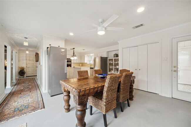 Photo - 11922 Waldemar Dr