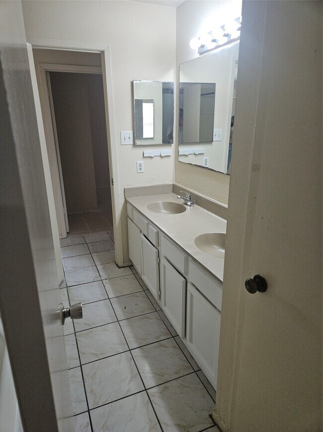 Photo - 18539 Lippizaner Dr