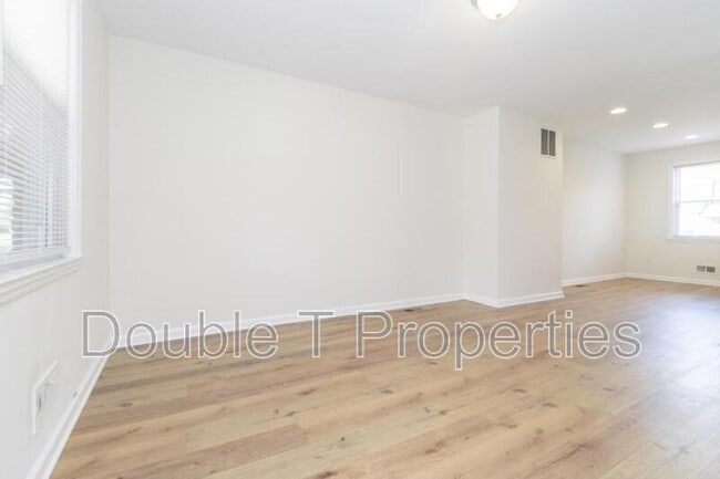 Photo - 3033 Seamon Ave