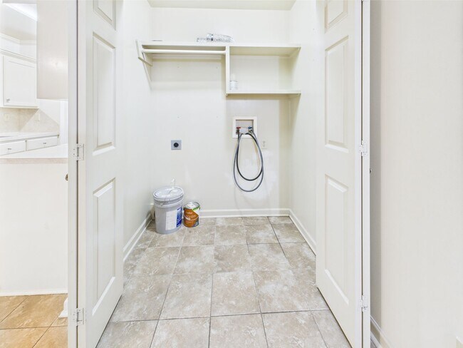 Photo - 109 Country Ln Unit B