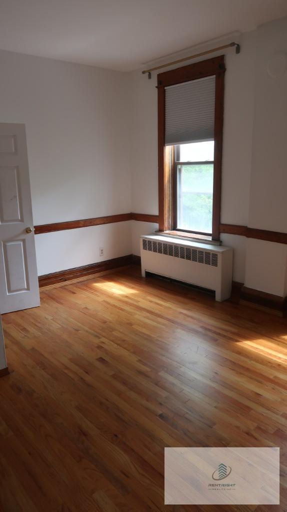 Building Photo - 1300 W Barry Ave Unit 2F Rental
