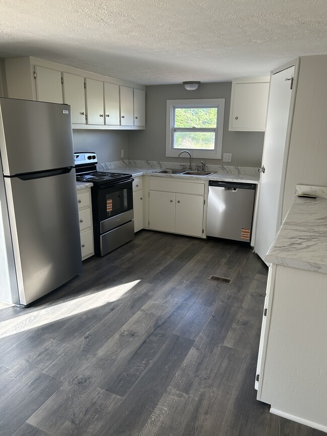 Photo - 601 Moores Dr