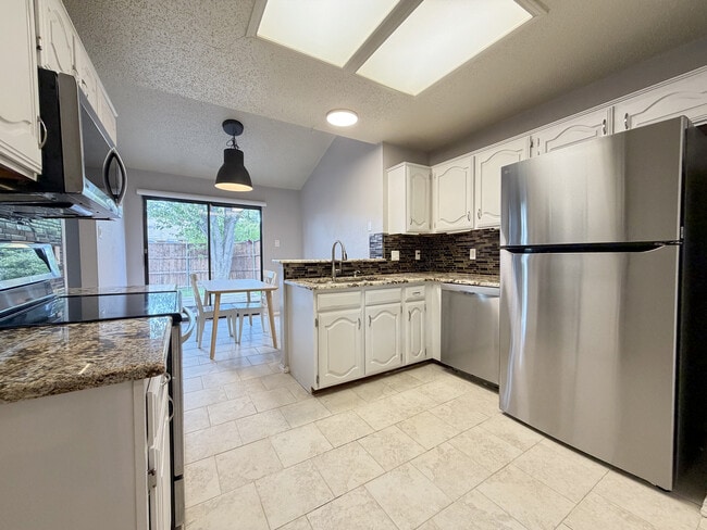 Photo - 1717 Sterling Ln