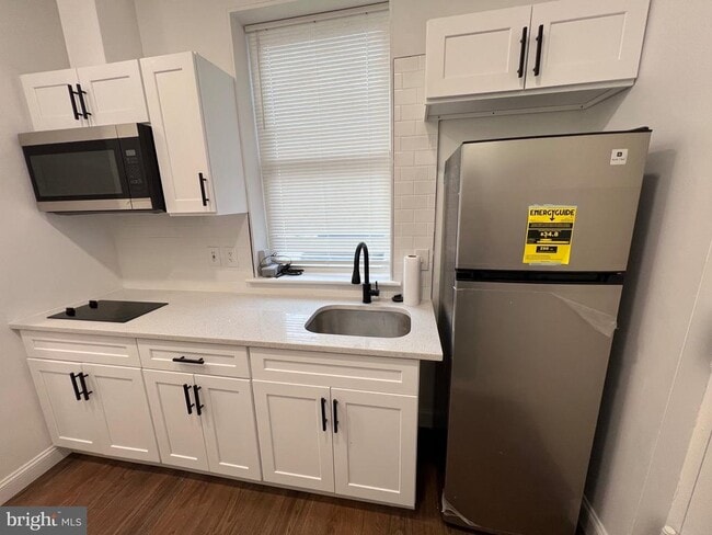 Photo - 2145 Elkins Ave Unit A