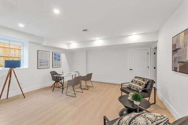 Photo - 417 Poplar St