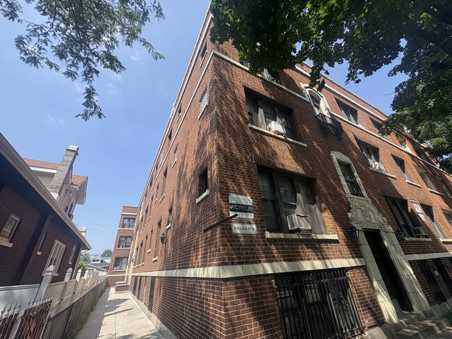 Photo - 3316-3322 W 67th St Unit Garden