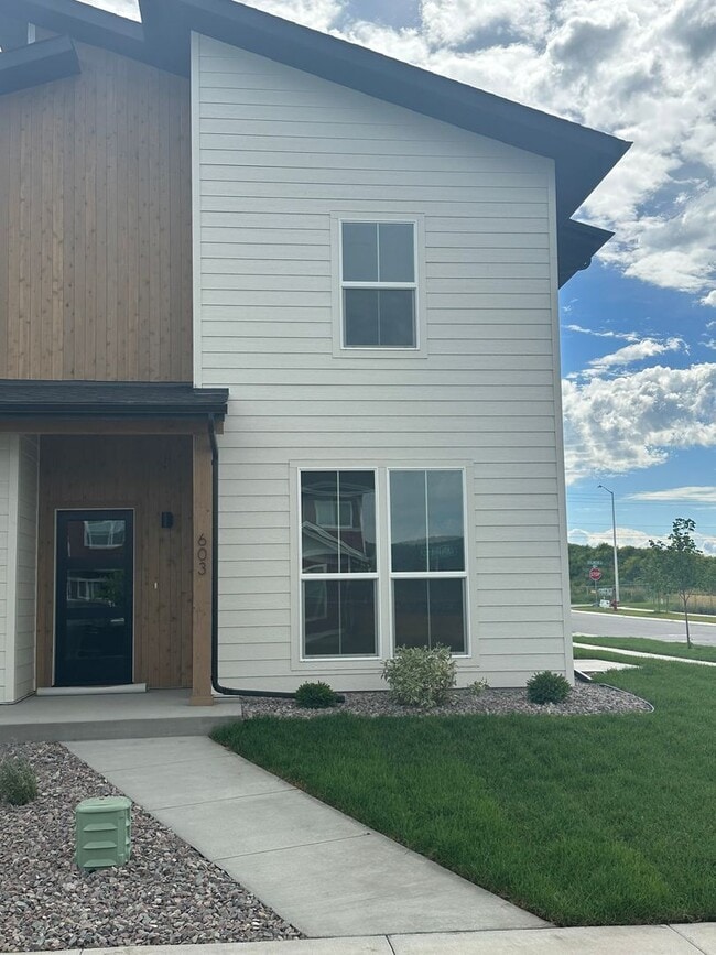 Photo - New 3 bed 3 bath w/garage for Rent - Kalispell Townhouse