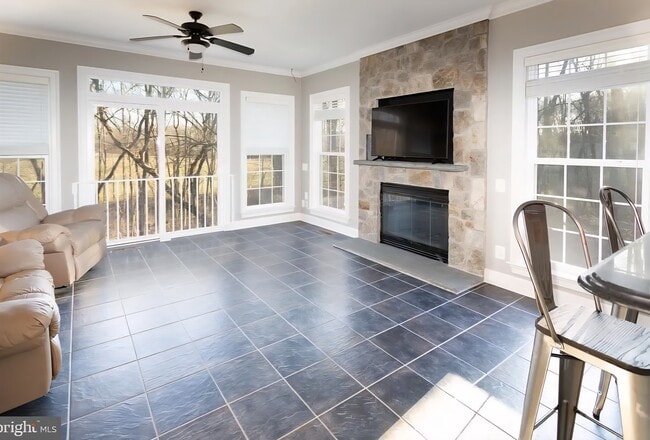 Photo - 41539 Southpaw Pl