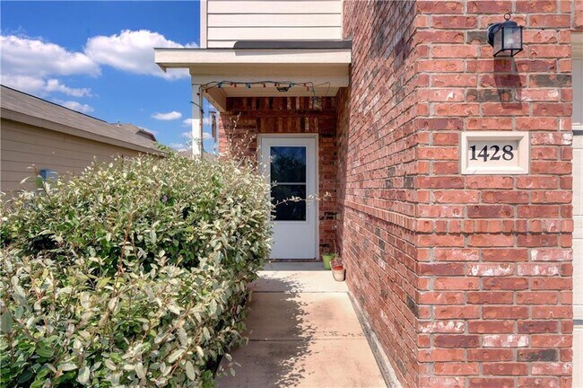 Photo - 1428 Breanna Ln