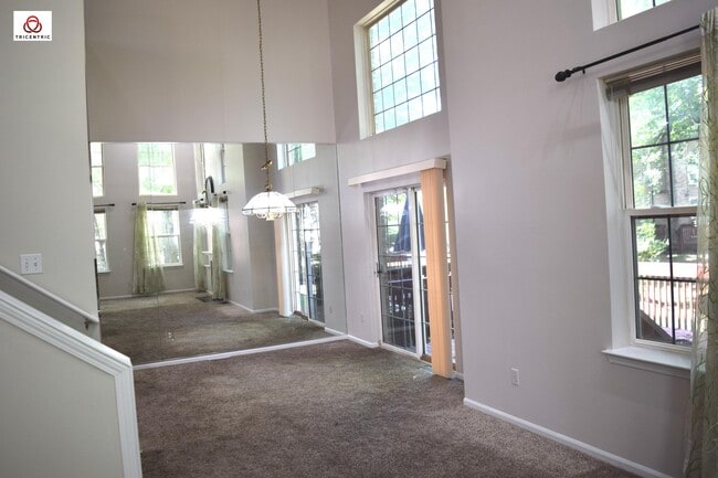 Photo - 1566 Heron Cir
