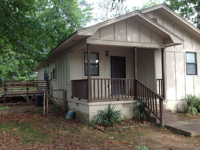 Building Photo - 3221 Longcoy St Rental