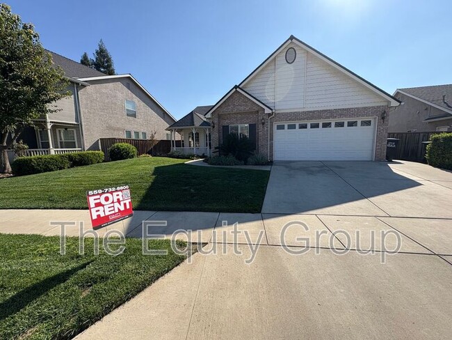 Building Photo - 6227 W Oak Ave