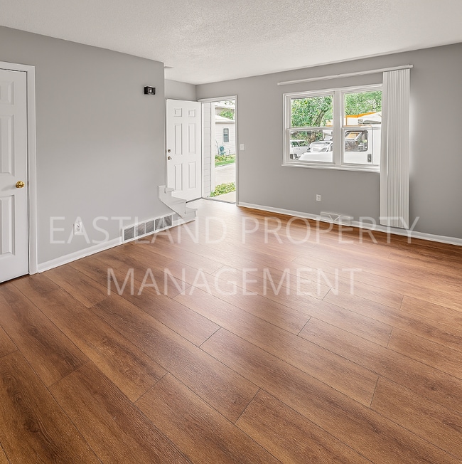 Photo - 1719 W Bancroft St