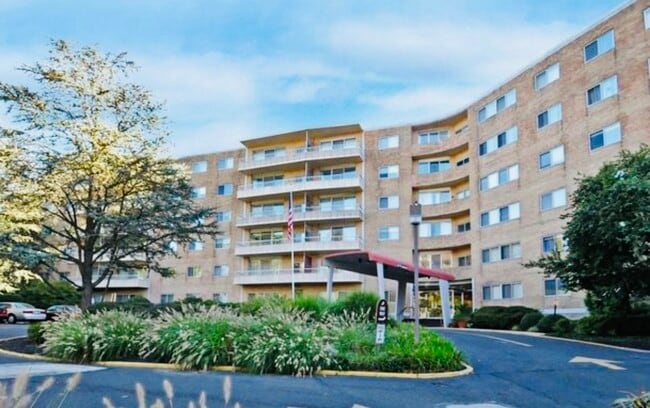 Building Photo - 100 West Ave Unit B6 Rental