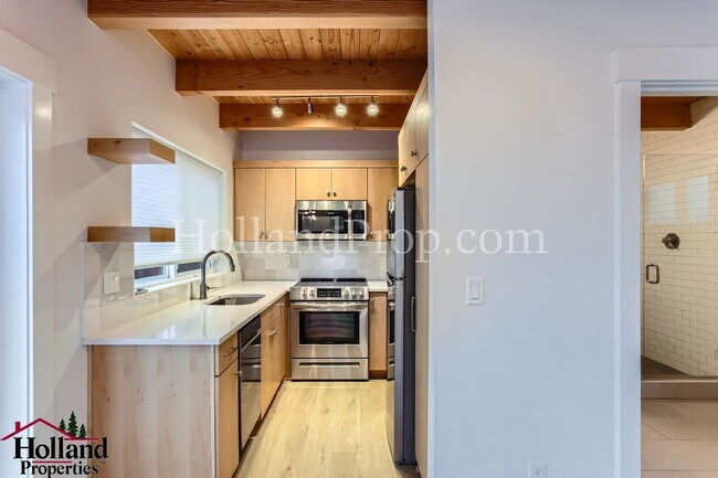 Photo - 7241 SE Tolman St Unidad B