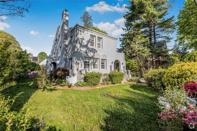 Building Photo - 158 Old Mamaroneck Rd Rental