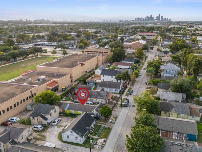 Building Photo - 6940 Avenue K Unit B