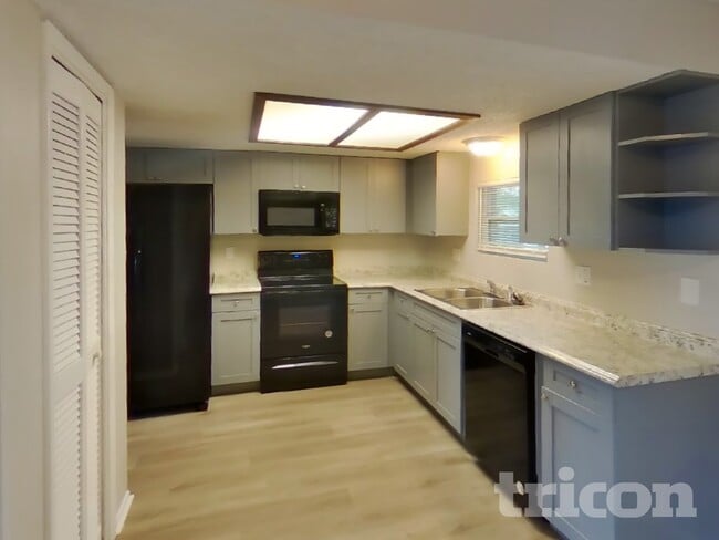 Photo - 2001 Deborah Dr