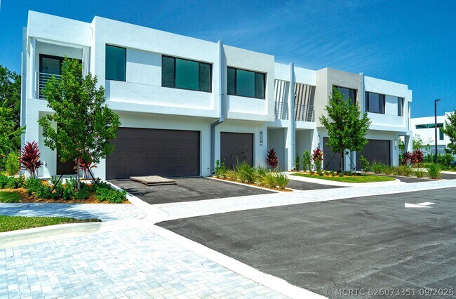 Photo - 702 Cypress Grove Dr