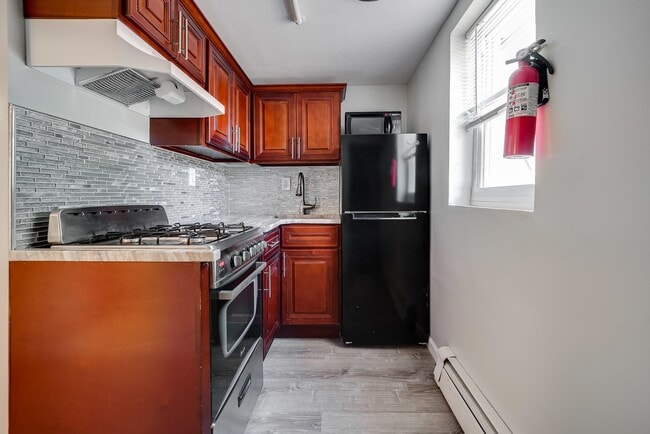 Building Photo - 214 Olean Ave Unit 1