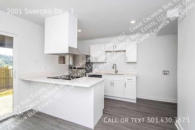 Building Photo - 2001 Sanford Dr Unit 3