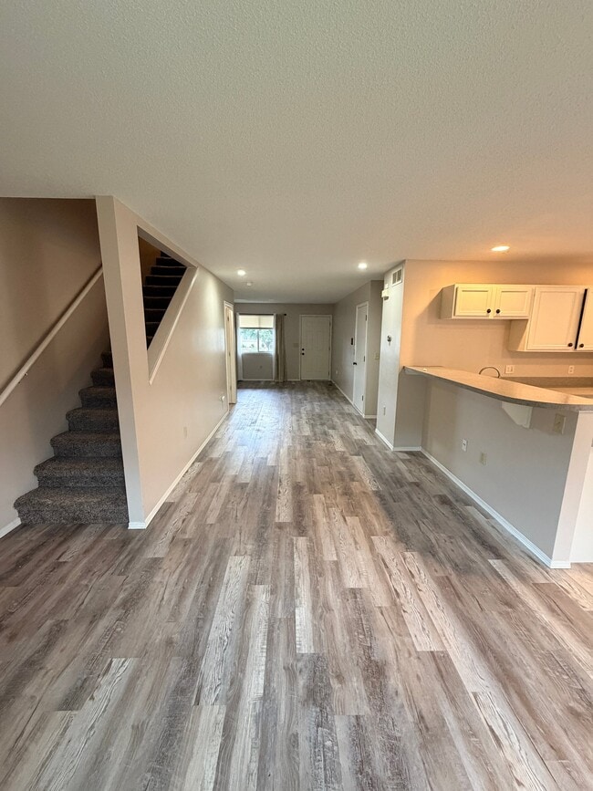 Photo - 1323 W Nottingham Cir