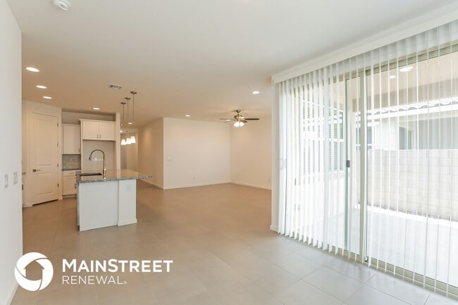 Photo - 10916 S 55th Ln