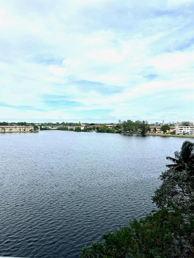Photo - 1301 NE Miami Gardens Dr Unit 502W