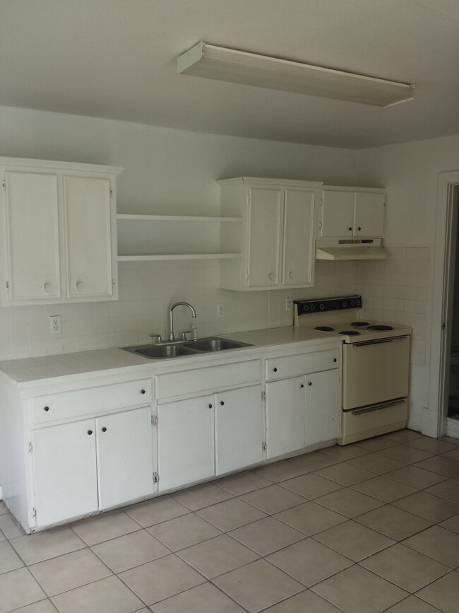 Photo - 629 W Nettie Ave Unit Apt A