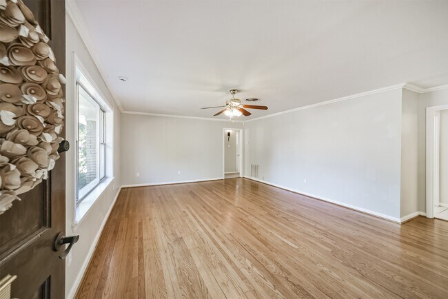 Photo - 5511 Kinglet St