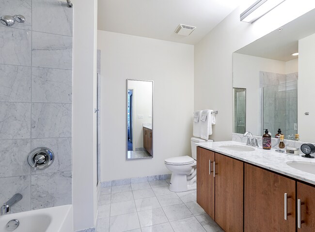 Photo - 2128 S Indiana Ave Unidad 1102