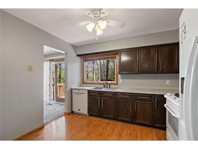 Photo - 1735 Walnut Ln