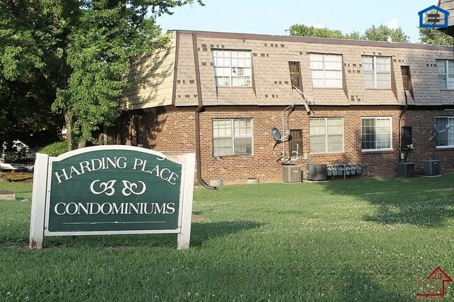 Building Photo - 441 Harding Pl