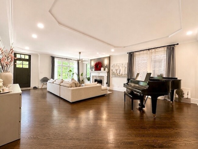Photo - 4444 N Winchester Ave
