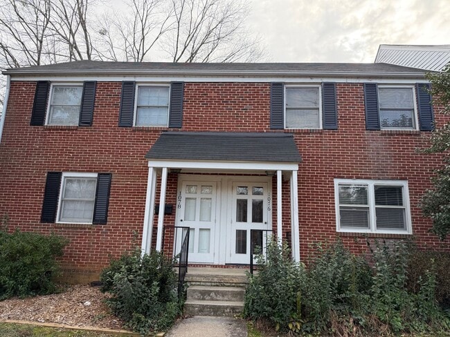 Building Photo - Comfort & Style: 2-Bedroom Raleigh Townhouse