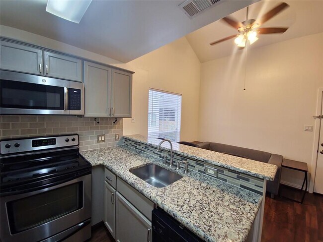 Photo - 2313 Longview St Unit 205