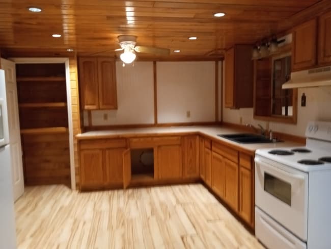 Photo - 1574 Armstrong Rd Unit 1