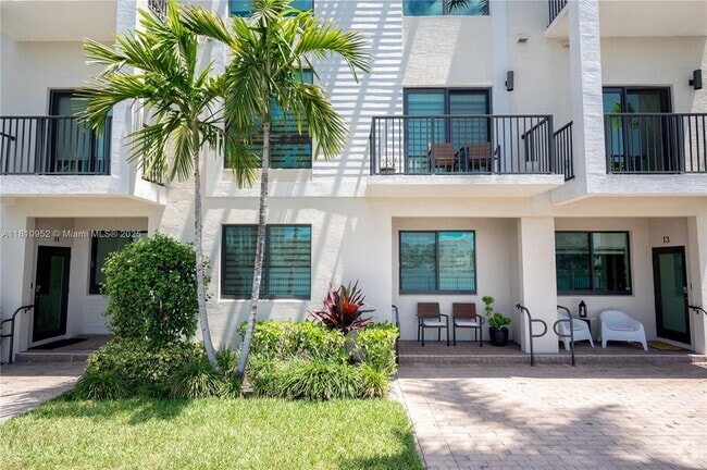 Building Photo - 4640 NW 84th Ave Unit 12 Rental