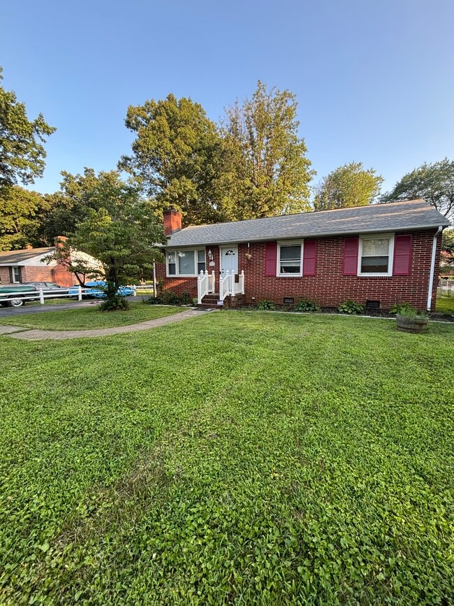 Front - 2925 Stanwix Ln House