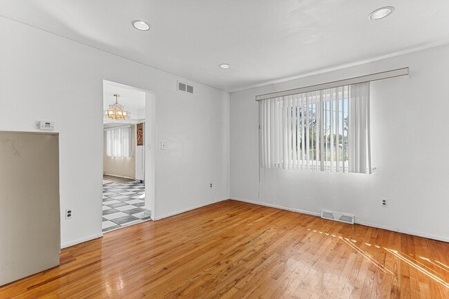 Photo - 3516 Gordon Dr