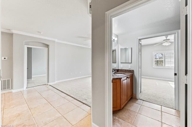 Photo - 13141 Bella Casa Cir Unidad #3178 with Garage