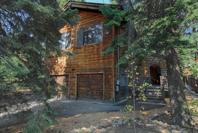 Building Photo - SKI LEASE: Economical 3-Bedroom Home, On Bus line, Wood Burning Fireplace, Garage