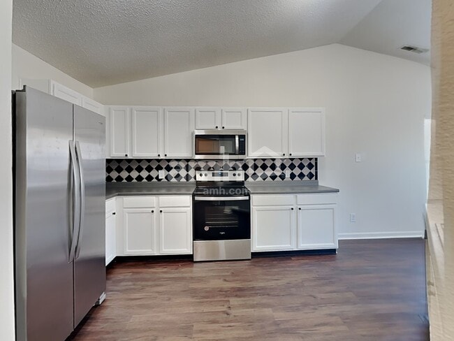 Photo - 5624 Grassy Bank Dr